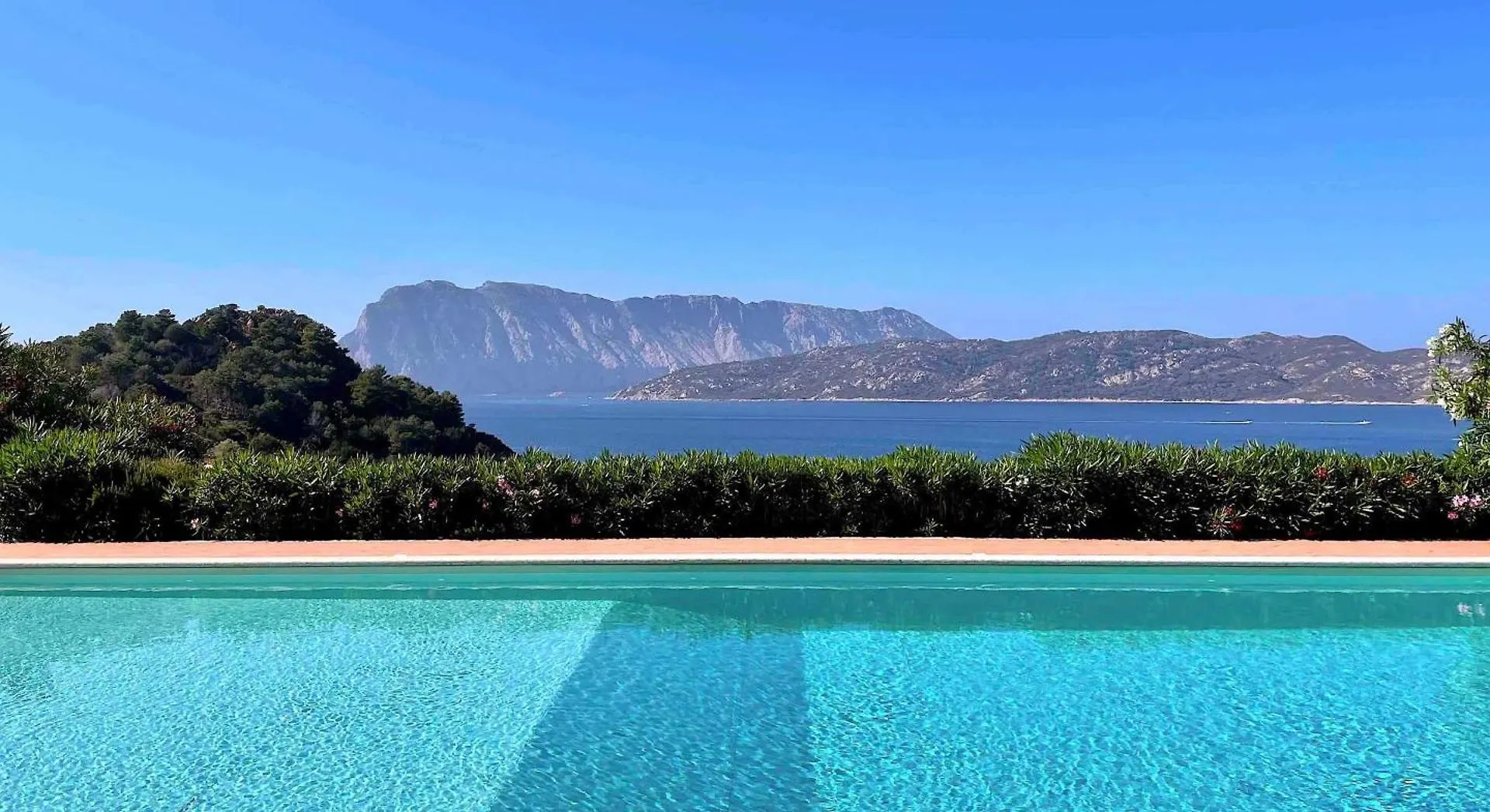 Appartamento SAN TEODORO PUNTA EST GIARDINO VISTA MARe Capo Coda Cavallo 0*,  Italia